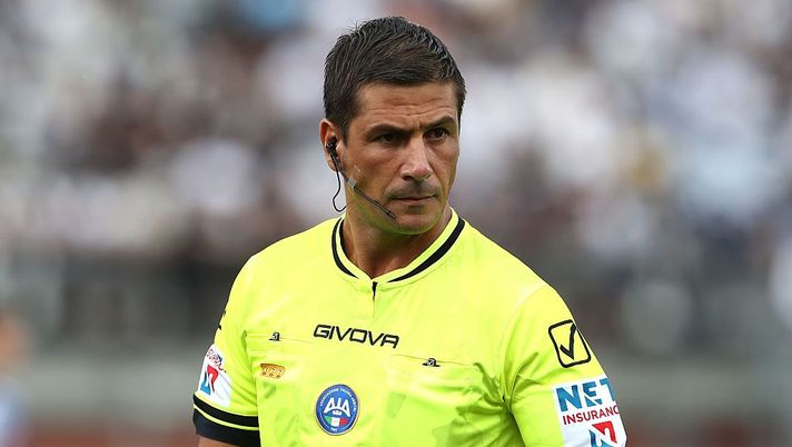 Meme dopo il primo annuncio VAR di Manganiello, ma la risposta dell'AIA non è da meno