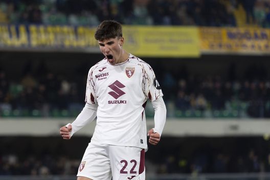 VERONA, ITALY - JANUARY 4: Cesare Casadei of Torino FC celebrates a goal during the Serie A match between Hellas Verona FC and Torino FC at Stadio Marcantonio Bentegodi on January 4, 2026 in Verona, Italy. (Photo by Stefano Guidi - Torino FC/Torino FC 1906 via Getty Images)