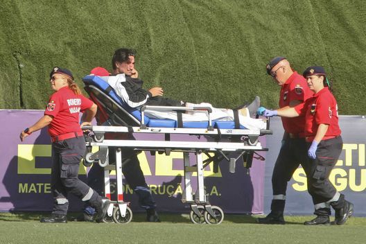 Incredibile in Portogallo: allenatore si rompe una gamba… in panchina- immagine 3