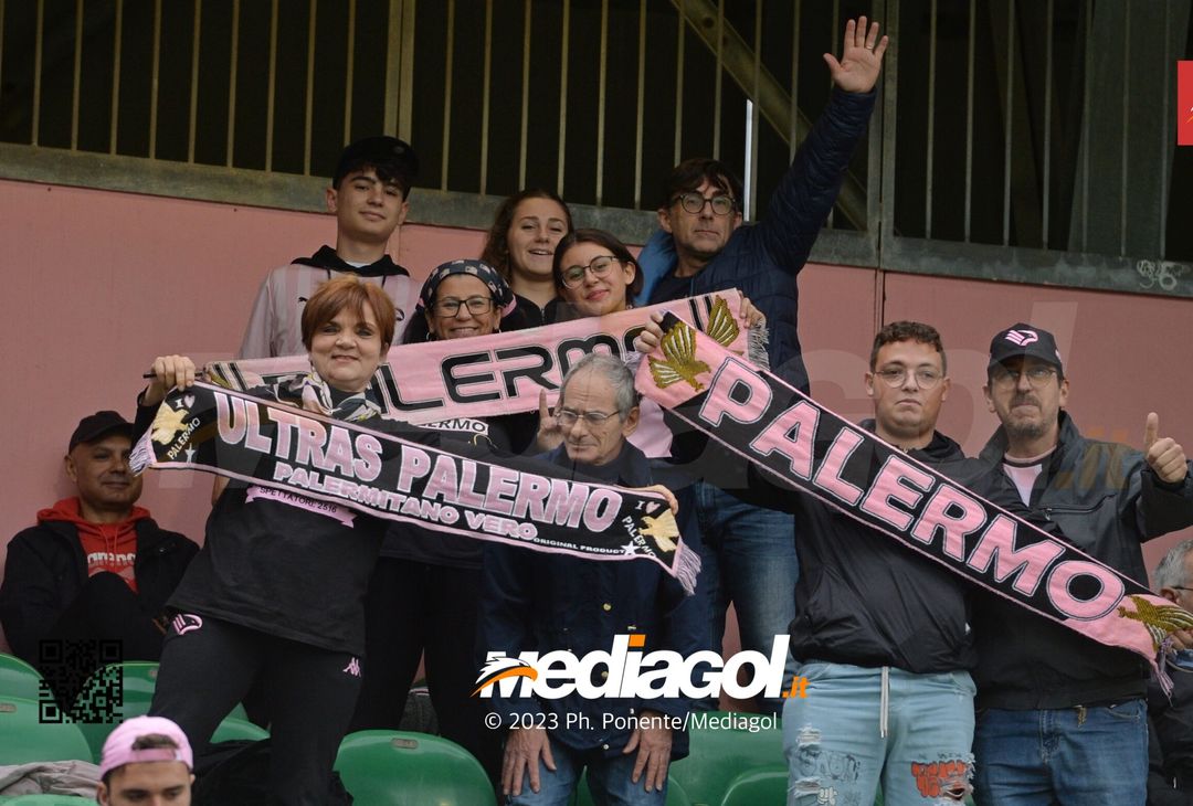 FOTOTIFO Palermo-Cittadella 0-1, gli scatti ai tifosi al “Renzo Barbera” (GALLERY)- immagine 1