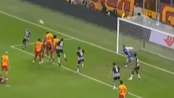 VIDEO Europa League, c’è ancora lo zampino di Osimhen nel gol del vantaggio! - immagine 1