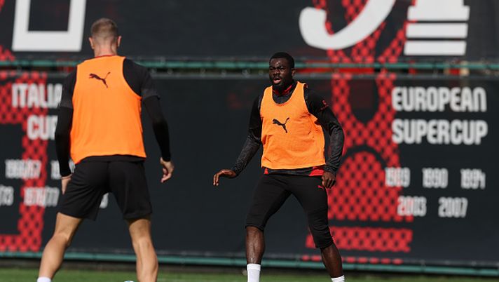 CAIRATE, ITALY - OCTOBER 22: Youssouf Fofana of AC Milan in action during AC Milan training session at Milanello on October 22, 2025 in Cairate, Italy. (Photo by Claudio Villa/AC Milan via Getty Images)  youssouf-fofana-elogio-equilibratore-milan