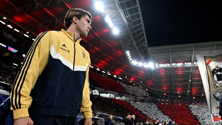 vlahovic-milan-dusan-puo-non-arrivare-a-causa-dei-rinnovi-di-leao-pulisic-e-maignan