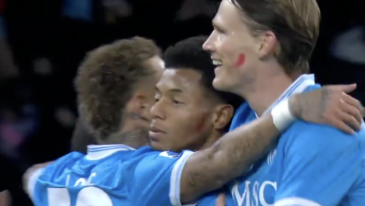 Napoli-Atalanta, parte la Neres-dance! L’esplosione di gioia del brasiliano – VIDEO Napoli-Atalanta, parte la Neres-dance! L’esplosione di gioia del brasiliano – VIDEO - immagine 1