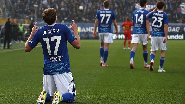 Rodriguez, Como (Photo by Marco Luzzani/Getty Images) Como batte Lecce 3-1: Fabregas vince ai punti su Di Francesco - immagine 1