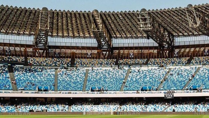 Lo Stadio Diego Armando torna a fare da cornice, dopo un'intera sosta nazionali (ed una gara disputata in trasferta), alle partite della Società Sportiva Calcio Napoli targata (sul campo) Antonio Conte. L'avversario odierno è il Lecce e la gara avrà inizio alle 15:00. 'No place like home' è la frase con cui il social media manager, mediante un post (contenente le seguenti foto) pubblicato sull'account Instagram del club, celebra l'impianto di Fuorigrotta. napoli stadio maradona