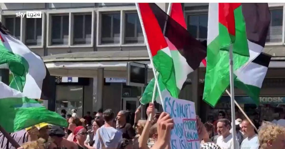 VIDEO / Eurovision, proteste a Basilea per partecipazione Israele VIDEO / Eurovision, proteste a Basilea per partecipazione Israele