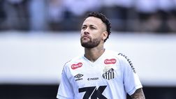 Giocate e sorrisi in allenamento: Neymar torna in campo con il Santos