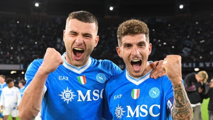 NAPLES, ITALY - OCTOBER 25: Giovanni Di Lorenzo and Alessandro Buongiorno celebration after the Serie A match between SSC Napoli and FC Internazionale at Stadio Diego Armando Maradona on October 25, 2025 in Naples, Italy. (Photo by SSCN Napoli/SSCN Napoli) Ecco il kit per la 15a giornata al fantacalcio: tutti i consigli ruolo per ruolo, anche al Mantra - immagine 1