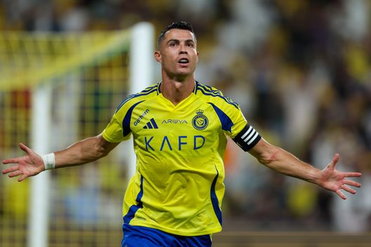 Cristiano Ronaldo con la maglia dell'Al-Nassr. (Photo by Yasser Bakhsh/Getty Images) Mondiale per Club, clamoroso dal Brasile: il Fluminense aveva contattato Cristiano Ronaldo- immagine 2