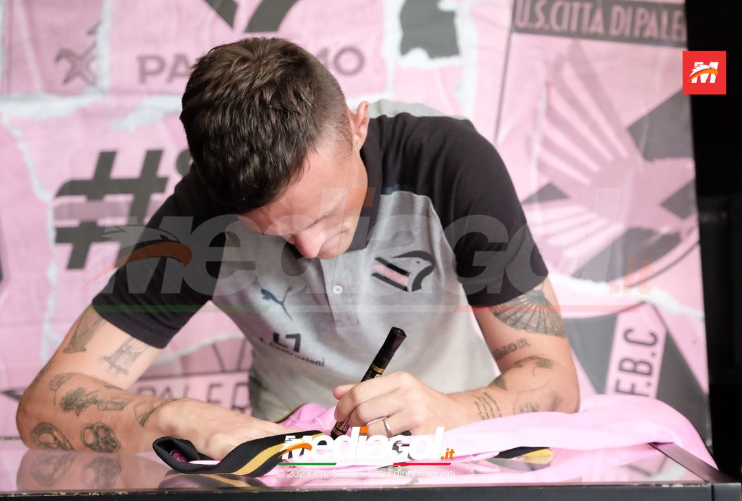 FOTO PALERMO: Liam Henderson incontra i tifosi allo Store Ufficiale (GALLERY) - immagine 72