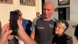 VIDEO Palermo, mister Corini scatta foto con i tifosi fuori dal “Renzo Barbera”