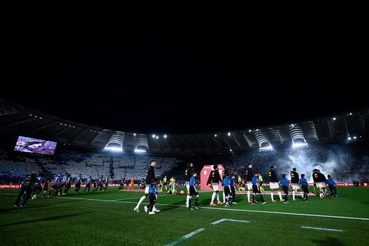 ROMA, ITALIA - 15 MAGGIO: Ingresso dei giocatori della Juventus prima della finale di Coppa Italia tra Atalanta BC e Juventus FC allo Stadio Olimpico, il 15 maggio 2024 a Roma, Italia. (Foto di Daniele Badolato - Juventus FC/Juventus FC tramite Getty Images) Coppa Italia, colori e passione: le più belle coreografie delle finali- immagine 6