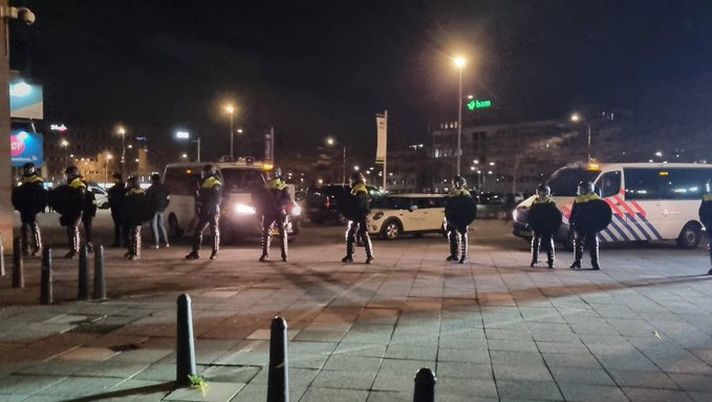 Scontri dopo il derby NAC-Willem II: diversi feriti, massiccio spiegamento di polizia - immagine 1