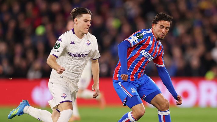 LONDON, ENGLAND - APRIL 09: Yeremy Pino of Crystal Palace runs with the ball while under pressure from Nicolo Fagioli of ACF Fiorentina during the UEFA Conference League 2025/26 Quarter-Final Leg One match between Crystal Palace FC and ACF Fiorentina at Selhurst Park on April 09, 2026 in London, England. (Photo by Ryan Pierse/Getty Images) Fagioli