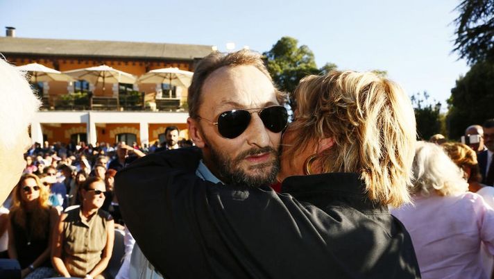 Il figlio di Paolo  Villaggio
(Getty Images  Piero Villaggio: “Ricordi belli legati al calcio. Vialli e Mancini cercavano di fargli…” - immagine 1