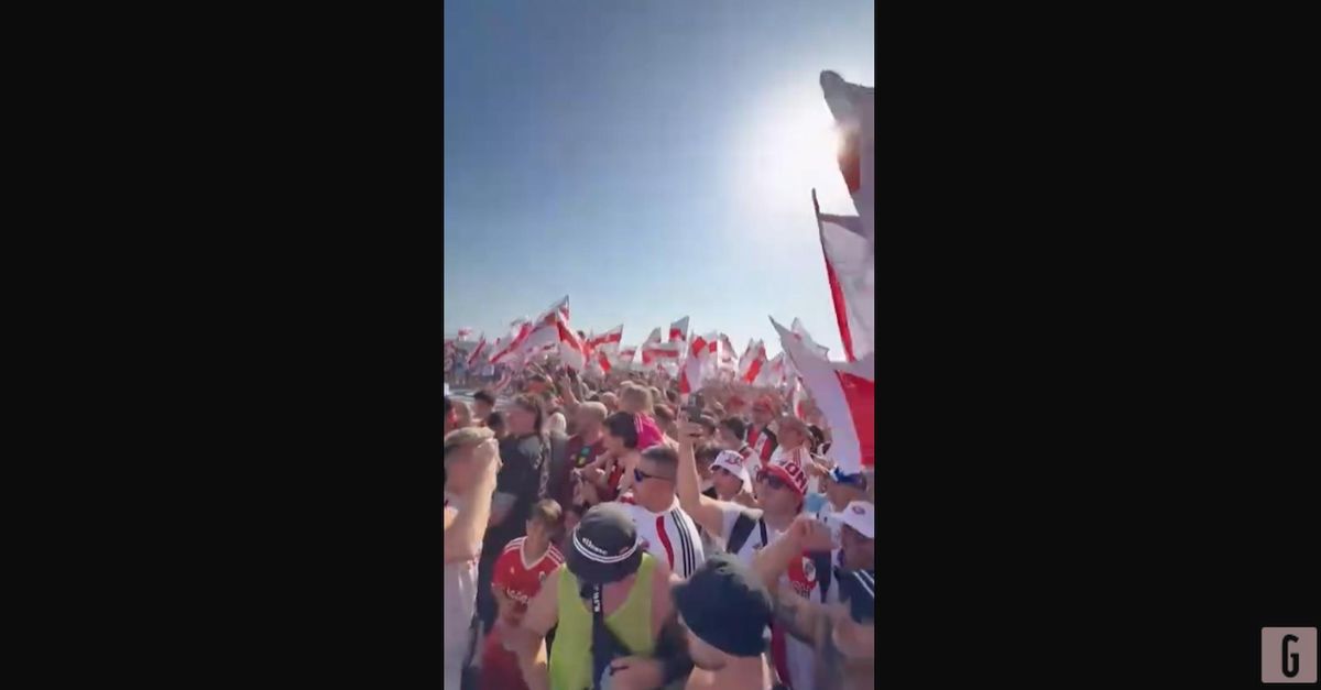 VIDEO / Tifosi del River invadono la spiaggia di Los Angeles: il video è impressionante VIDEO / Tifosi del River invadono la spiaggia di Los Angeles: il video è impressionante