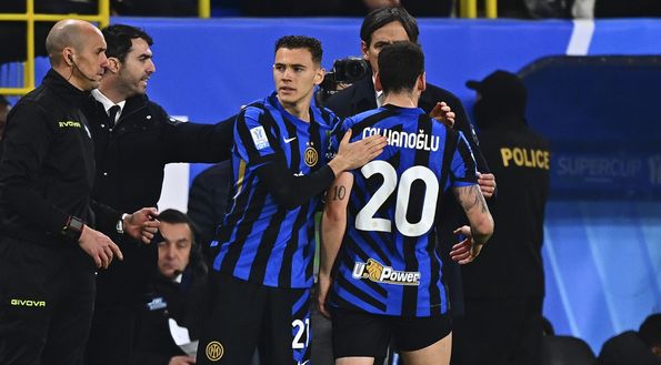 Calhanoglu e Asllani, Inter (Foto di Mattia Pistoia - Inter/Inter via Getty Images) Calhanoglu ESCLUSIVA, Sancar: “È lui a cercare il Galatasaray, non il contrario. Nessun interesse”- immagine 2