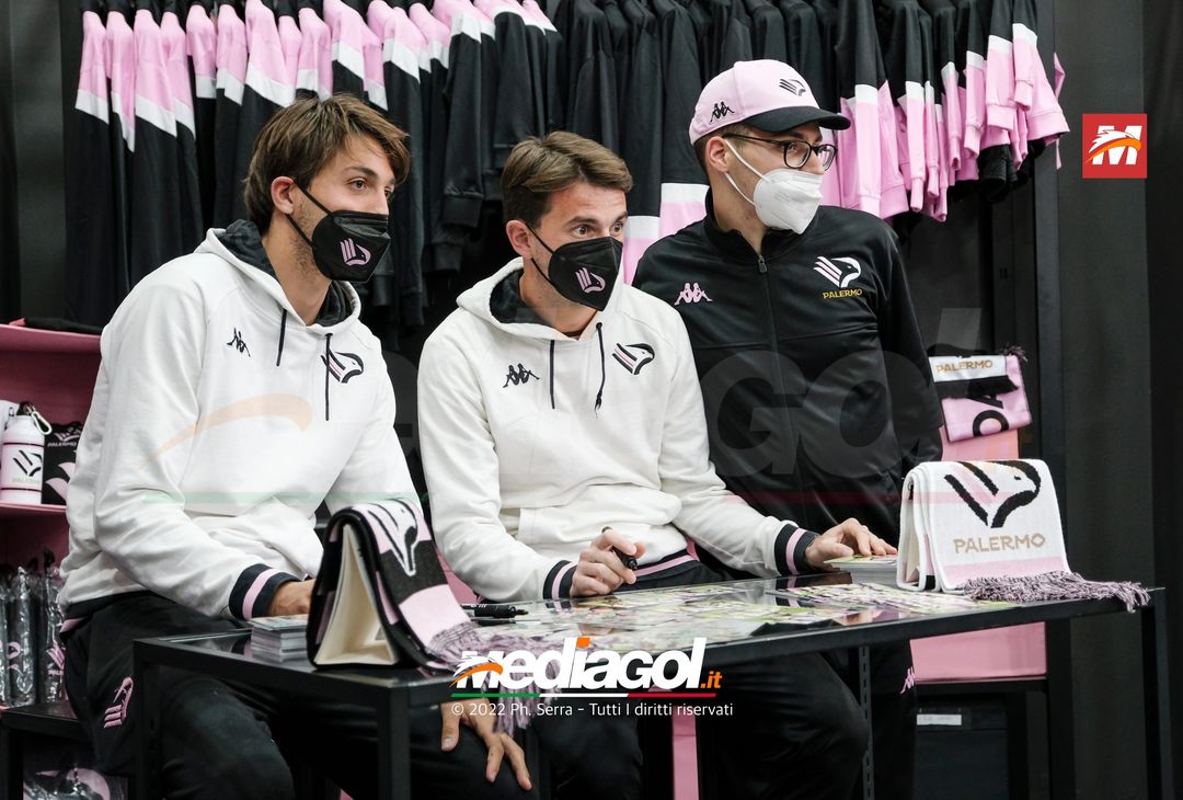 FOTO Palermo: Brunori e Soleri incontrano i tifosi allo Store Ufficiale. La gallery - immagine 65