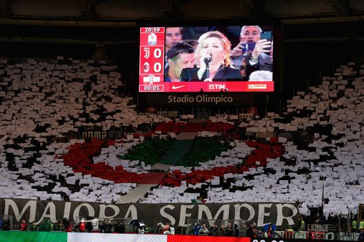 ROMA, ITALIA - 9 MAGGIO: I tifosi della Juventus festeggiano durante la finale di TIM Cup tra Juventus e Milan allo Stadio Olimpico il 9 maggio 2018 a Roma, Italia. (Foto di Paolo Bruno/Getty Images) Coppa Italia Coreografie