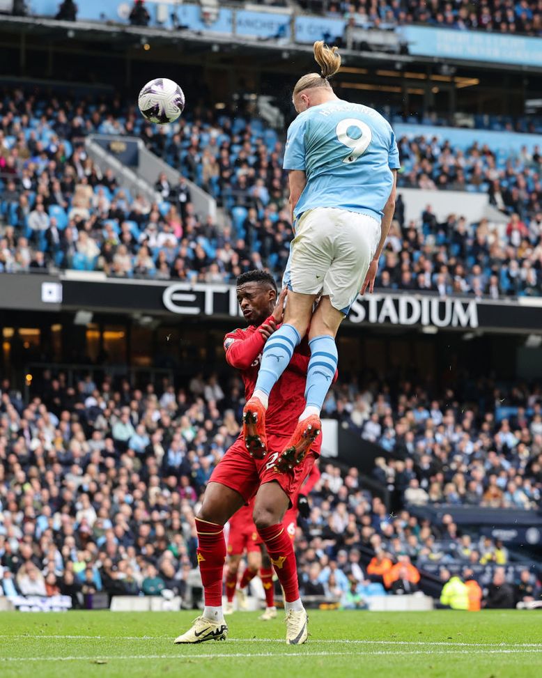 Manchester derby, Roy Keane: “Haaland si comporta come un bambino viziato”- immagine 3