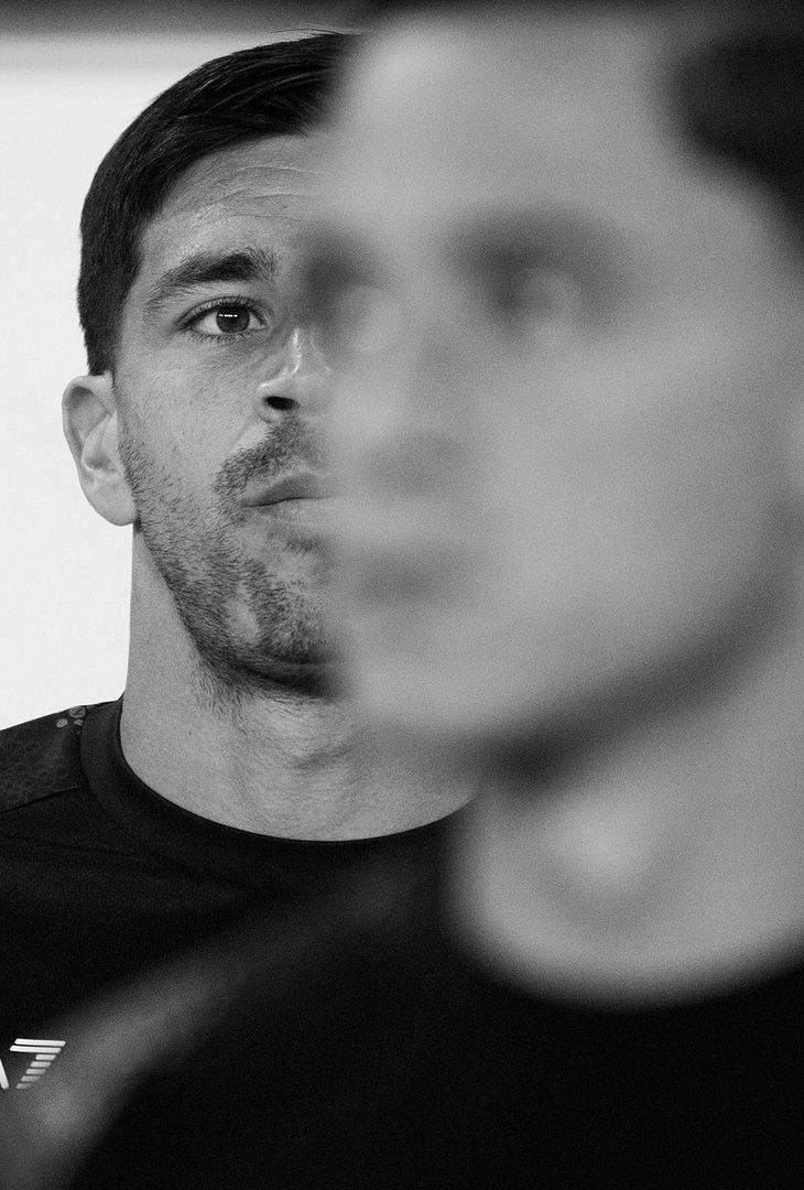 GALLERY Il Napoli celebra la vittoria con il Monza: gli scatti in bianco e nero - immagine 3