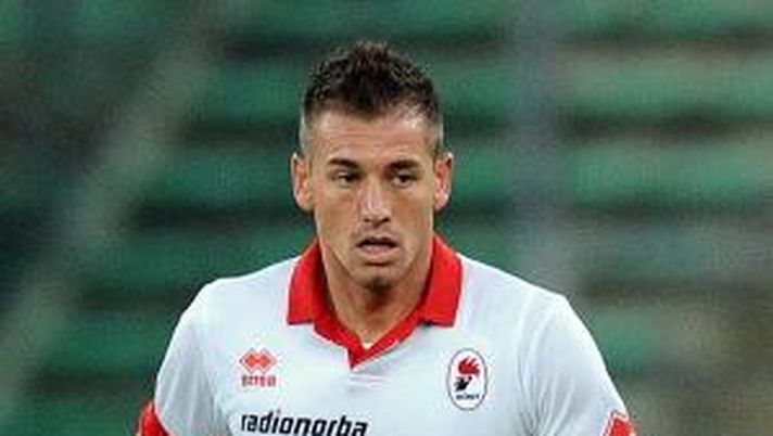 Grottesco a Bari: Masiello ferisce Crescenzi Grottesco a Bari: Masiello ferisce Crescenzi - immagine 1