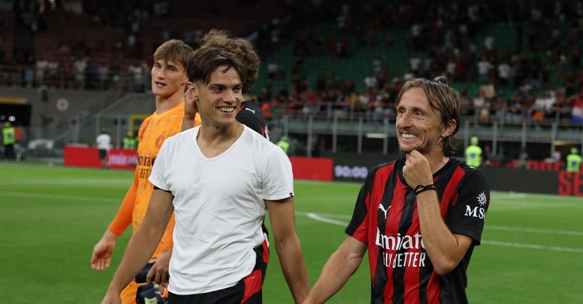 E se il Milan giocasse con il doppio play? Tante le soluzioni a centrocampo E se il Milan giocasse con il doppio play? Tante le soluzioni a centrocampo