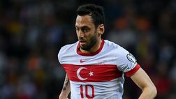 UFFICIALE – Calhanoglu non si è allenato con la Turchia, torna in Italia. E c’è un altro motivo