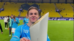 Il momento esatto in cui Zerbin riceve il Premio di MVP: tutta la gioia dell’esterno