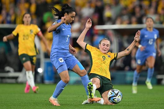 Sakina Karchaoui e Caitlin Foord (Photo by Quinn Rooney/Getty Images) Mondiali femminili, prosegue sogno Australia: eliminata ai rigori la Francia- immagine 5