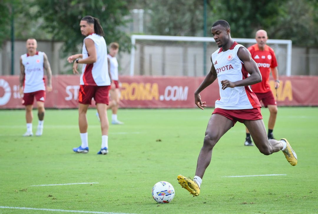 Roma, rifinitura a Trigoria alla vigilia di Cagliari: c’è Dybala – FOTO GALLERY - immagine 32