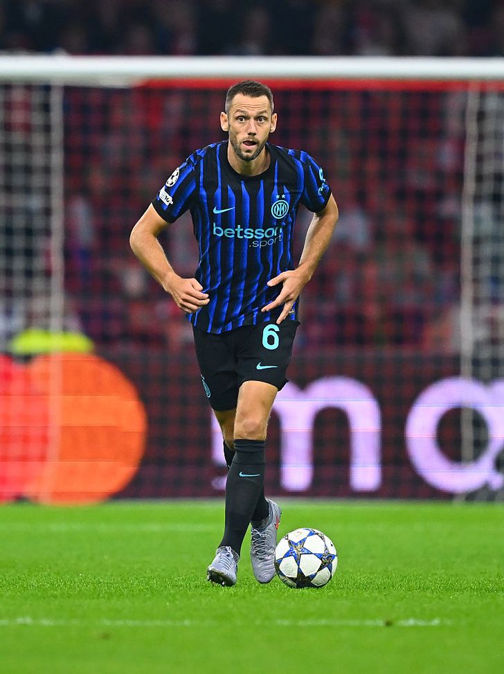 De Vrij: “Calmo, razionale e positivo. A Thuram ruberei la fisicità. Ecco i miei tre idoli”- immagine 2