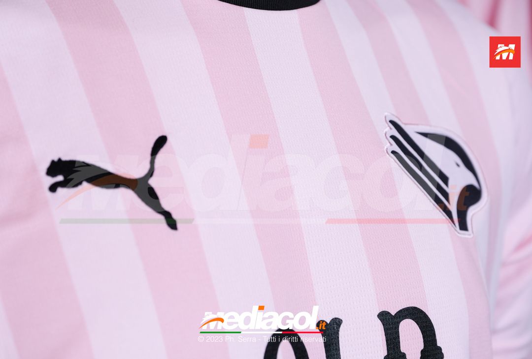 FOTO Palermo, al via la vendita dell’Home Kit Puma 2023/2024 (Gallery) - immagine 5
