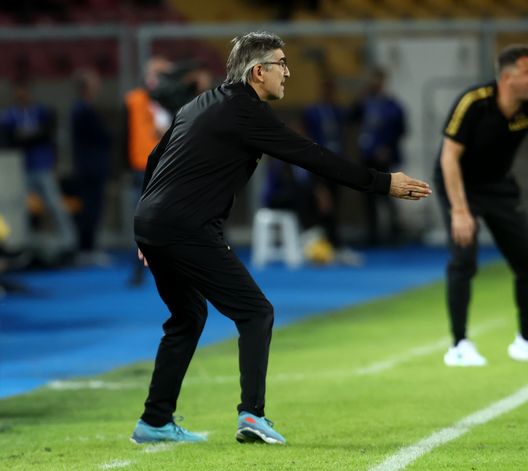 LECCE, ITALY - OCTOBER 28: Head coach of Torino Ivan Juric gestures during the Serie A TIM match between US Lecce and Torino FC at Stadio Via del Mare on October 28, 2023 in Lecce, Italy. (Photo by Maurizio Lagana/Getty Images) Fantini a TN: “Non penso che il Torino possa giocare sempre con le due punte”- immagine 2