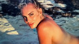 Francesca Brambilla in topless in Messico: le curve fanno impazzire i fan