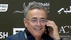 VIDEO / Due squilli, è Mourinho. “Scusate, devo rispondere”