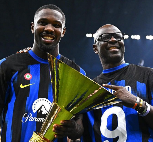 Lilian Thuram con suo figlio Marcus Thuram (foto presa da suo account Instagram Ufficiale) Khephren Thuram lancia il derby col fratello Marcus: “Juve – Inter sarà…”- immagine 2