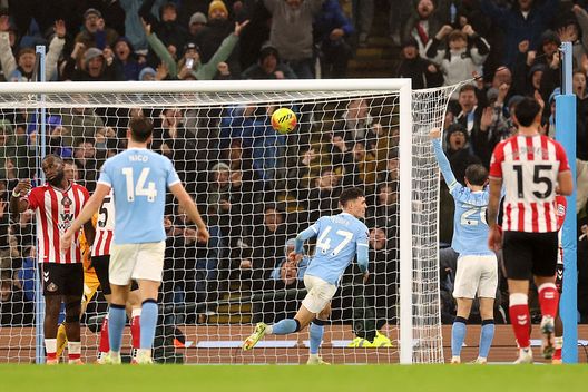Manchester, Inghilterra - 6 dicembre 2025: Il gol di Phil Foden contro il Sunderland. (Foto di Kate McShane/Getty Images) Real Madrid-Manchester City, dove vedere il match in tv e streaming LIVE- immagine 3