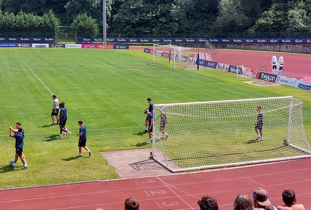 GALLERY Conte rientra in campo con una parte della squadra - immagine 8