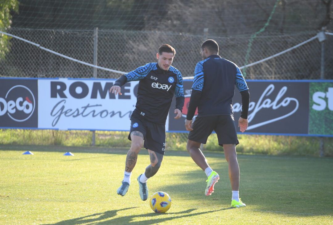 Allenamento pomeridiano agli ordini di Mazzarri in vista del derby con la Salernitana