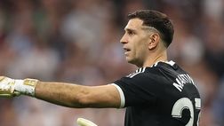 Perché la Juve è pronta a fare uno sforzo per Dibu Martinez e da cosa dipende la trattativa ora