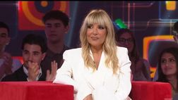 “GF, strappata Lucarelli da Ballando e non fa 2 mln”. Arriva la replica della giornalista