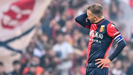 GENOA, ITALY - APRIL 30: Domenico Criscito of Genoa reacts with disappointment after missing a penalty kick during the Serie A match between UC Sampdoria and Genoa CFC at Stadio Luigi Ferraris on April 30, 2022 in Genoa, Italy. (Photo by Getty Images)