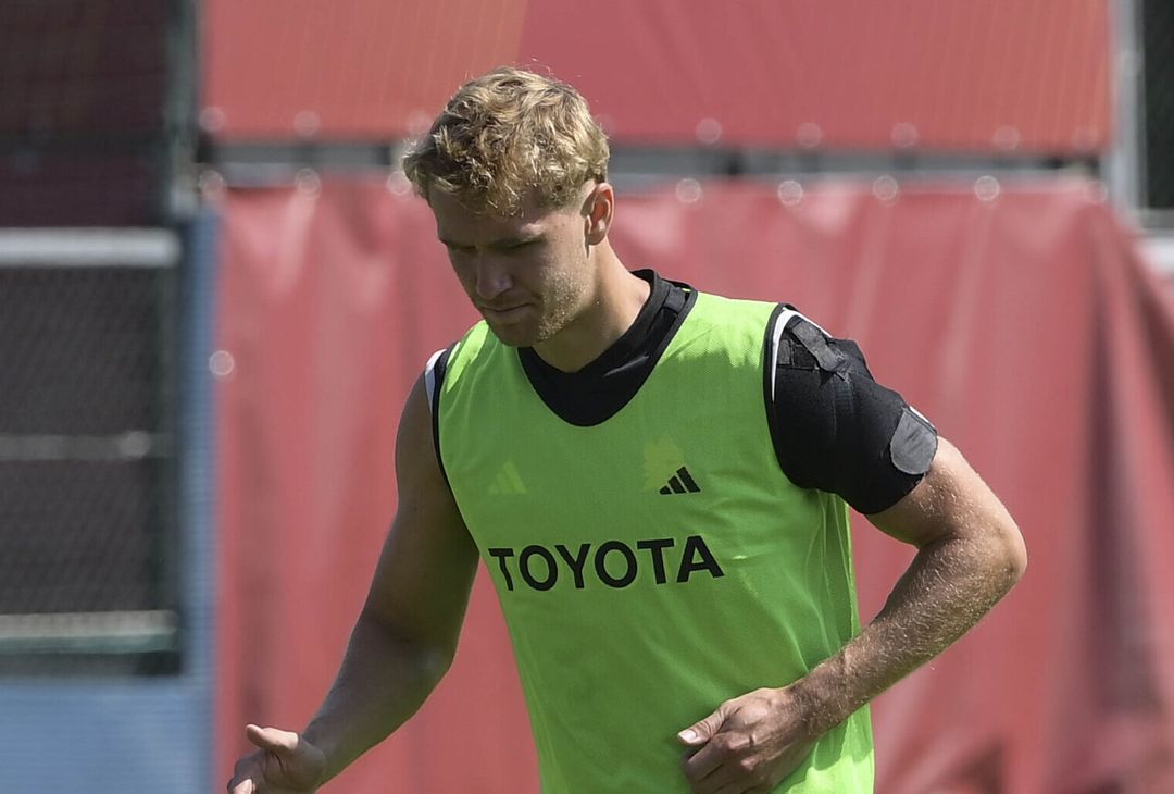 Roma, la squadra si allena a Trigoria. Presenti Paredes e Sanches – FOTO GALLERY - immagine 38