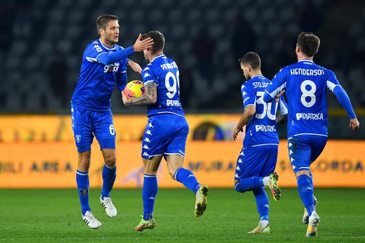 TURIN, ITALY - DECEMBER 02: Simone Romagnoli of Empoli celebrates with team mates scoring his sides first goal during the Serie A match between Torino FC and Empoli FC at Stadio Olimpico di Torino on December 02, 2021 in Turin, Italy. (Photo by Valerio Pennicino/Getty Images)