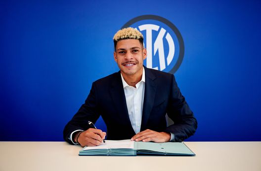 MILAN, ITALY - JUNE 03: FC Internazionale Unveil New Signing Luis Henrique on June 03, 2025 in Milan, Italy. (Photo by Mattia Ozbot - Inter/Inter via Getty Images) ESCLUSIVA Luis Henrique, Lamperti: “Dribbling e assist, ma credo non sia pronto”- immagine 3