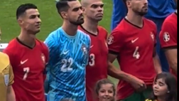 Il vero senso del calcio è tutto in questa bambina che si emoziona per Ronaldo