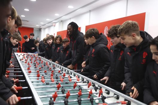 Settore Giovanile Milan, giornata speciale per i giovani rossoneri: la festa di Natale- immagine 2
