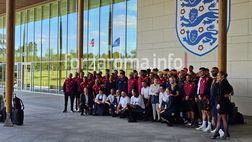La Roma lascia St. George’s Park: squadra arrivata a Liverpool